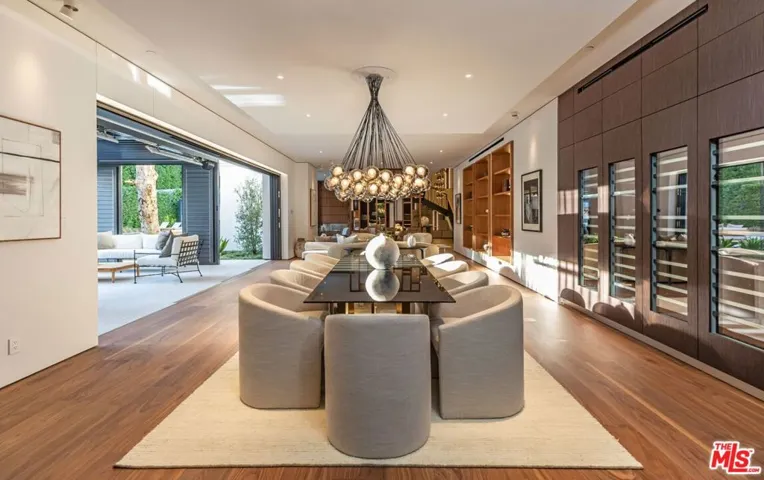 927 N Whittier Drive, Beverly Hills, California 90210