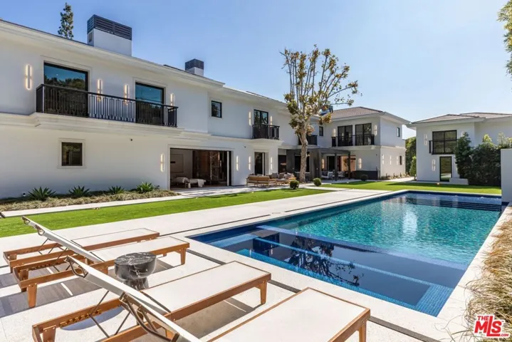 927 N Whittier Drive, Beverly Hills, California 90210