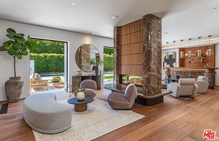 927 N Whittier Drive, Beverly Hills, California 90210