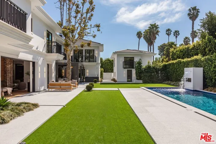 927 N Whittier Drive, Beverly Hills, California 90210