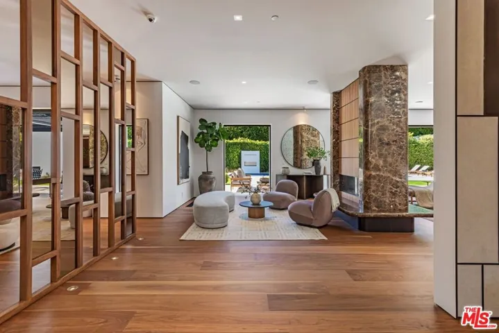 927 N Whittier Drive, Beverly Hills, California 90210