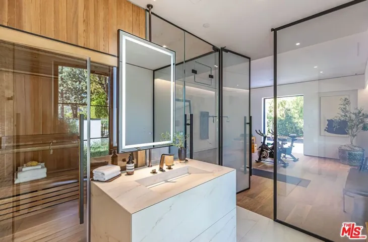 927 N Whittier Drive, Beverly Hills, California 90210