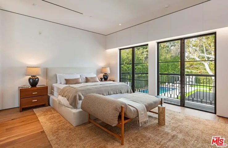 927 N Whittier Drive, Beverly Hills, California 90210