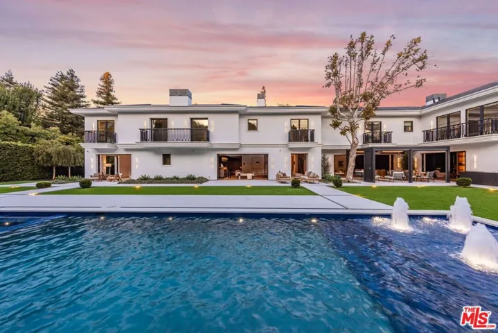 927 N Whittier Drive, Beverly Hills, California 90210