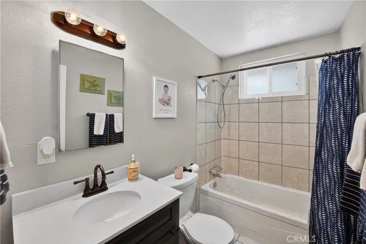 2239 Farringdon, Pomona, California 91768