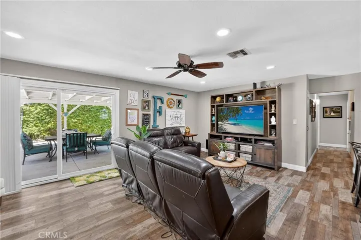 2239 Farringdon, Pomona, California 91768