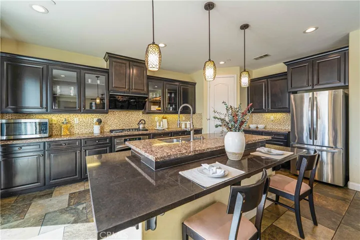 13985 Riverglen, Eastvale, California 92880