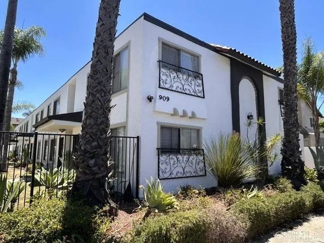 909 S Sunshine Avenue, El Cajon, California 92020