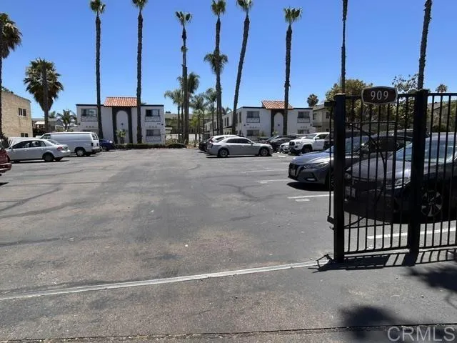 909 S Sunshine Avenue, El Cajon, California 92020