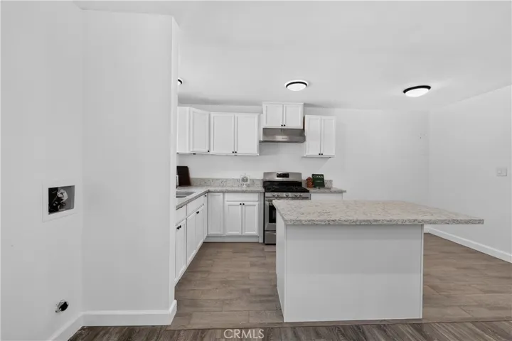 9959 Wisner, San Fernando, California 91345
