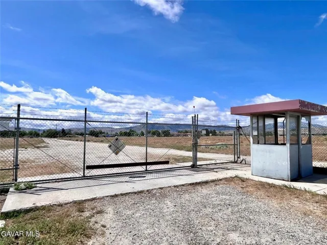 38960 12th St East E, Palmdale, California 93550