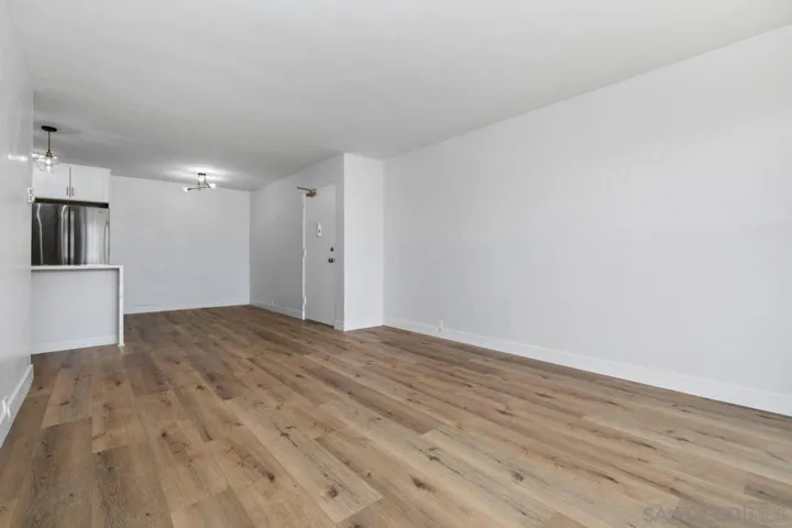 1855 Diamond 5-230, San Diego, California 92109