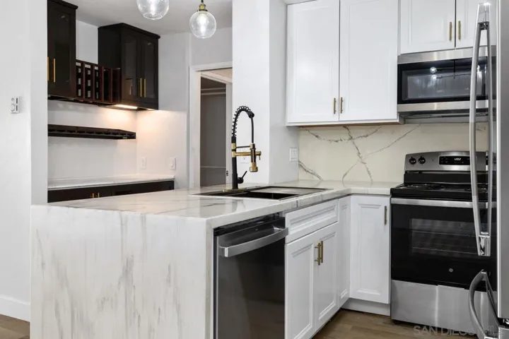 1855 Diamond 5-230, San Diego, California 92109