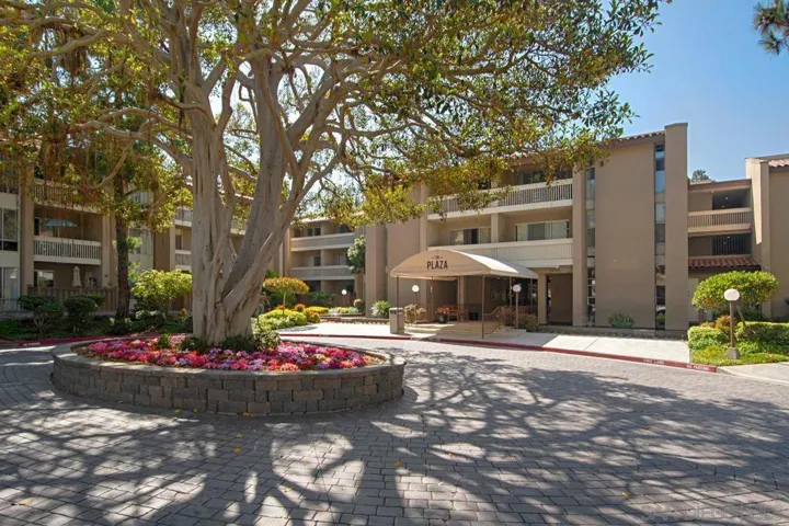 1855 Diamond 5-230, San Diego, California 92109