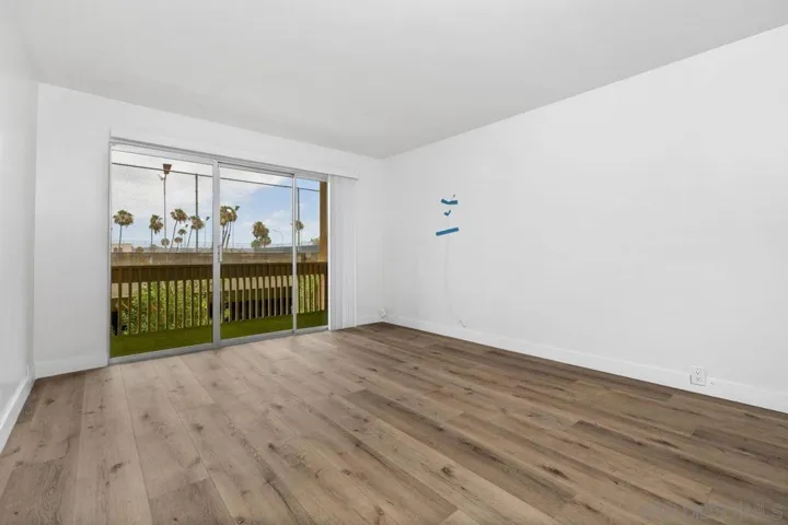 1855 Diamond 5-230, San Diego, California 92109