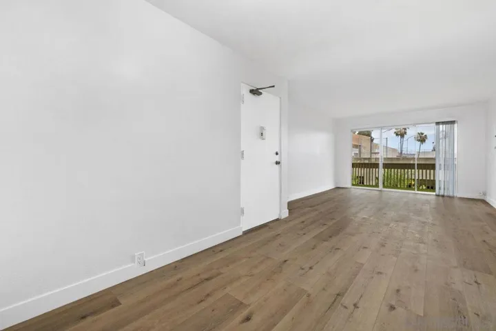 1855 Diamond 5-230, San Diego, California 92109