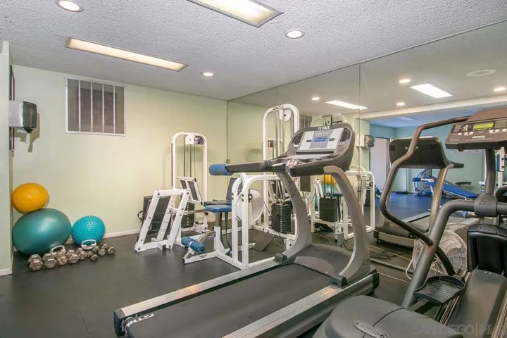1855 Diamond 5-230, San Diego, California 92109