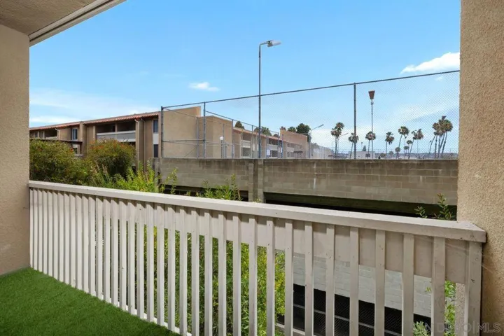 1855 Diamond 5-230, San Diego, California 92109