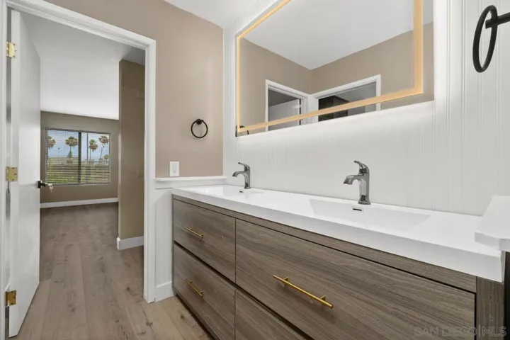 1855 Diamond 5-230, San Diego, California 92109