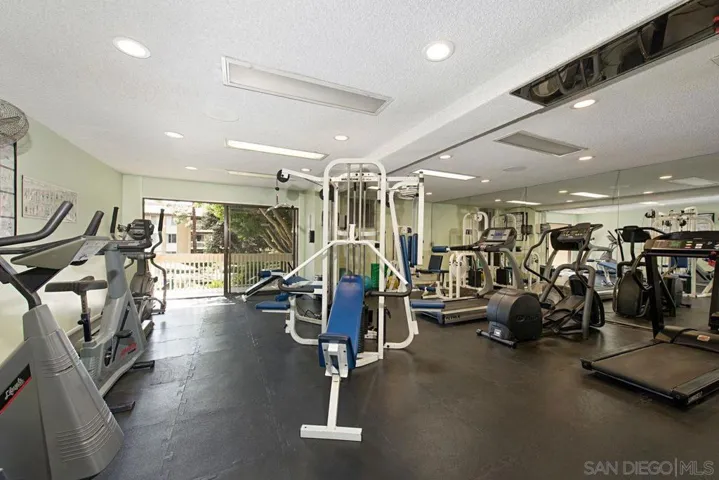1855 Diamond 5-230, San Diego, California 92109