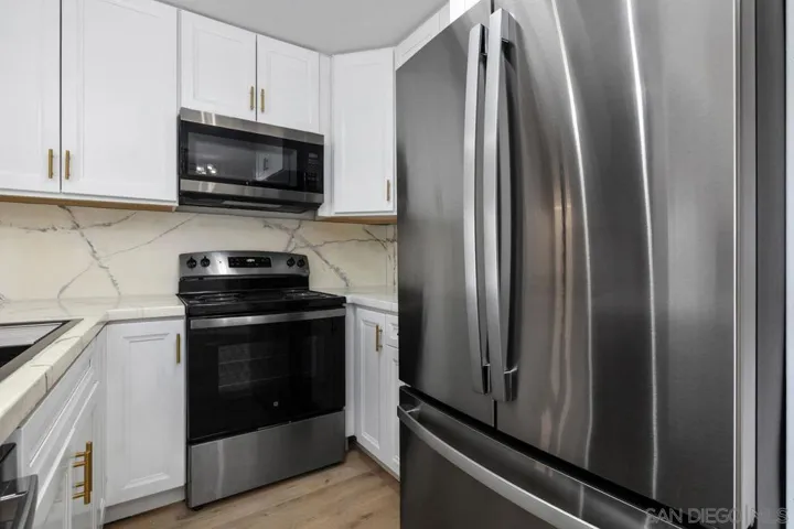 1855 Diamond 5-230, San Diego, California 92109