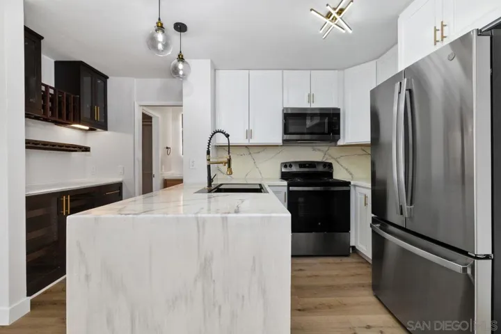 1855 Diamond 5-230, San Diego, California 92109