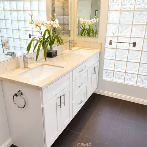 main bathroom 1
