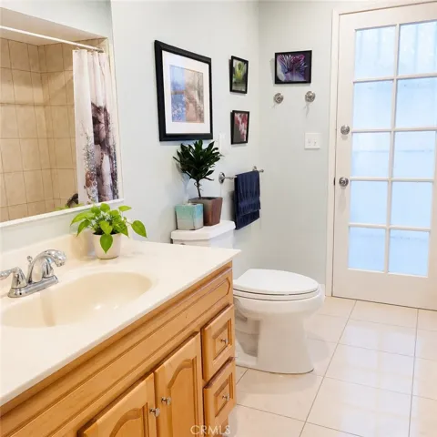 bathroom 2 and tub