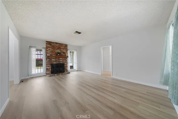 Super clean - Move in ready