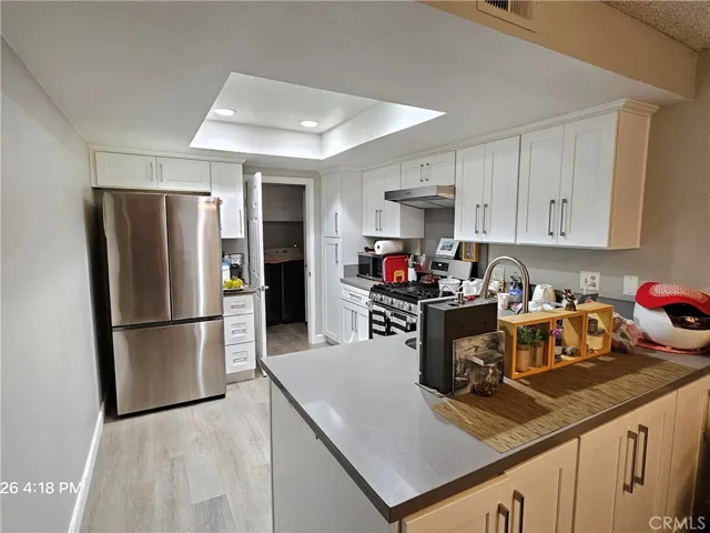 9060 Candlestick, Cypress, California 90630