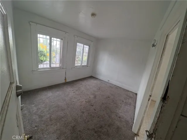 342 W And 342 1/2 W. 52nd, Los Angeles, California 90037