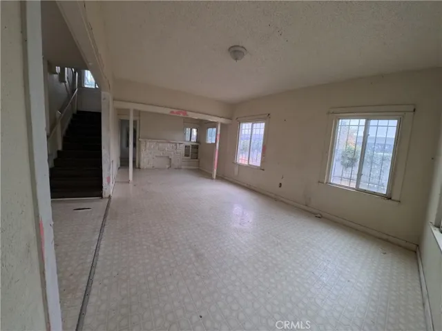 342 W And 342 1/2 W. 52nd, Los Angeles, California 90037