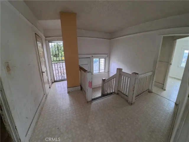 342 W And 342 1/2 W. 52nd, Los Angeles, California 90037