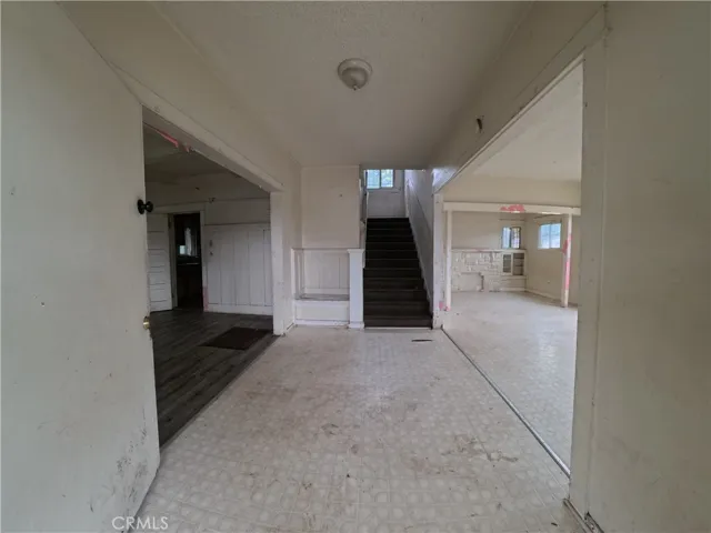 342 W And 342 1/2 W. 52nd, Los Angeles, California 90037