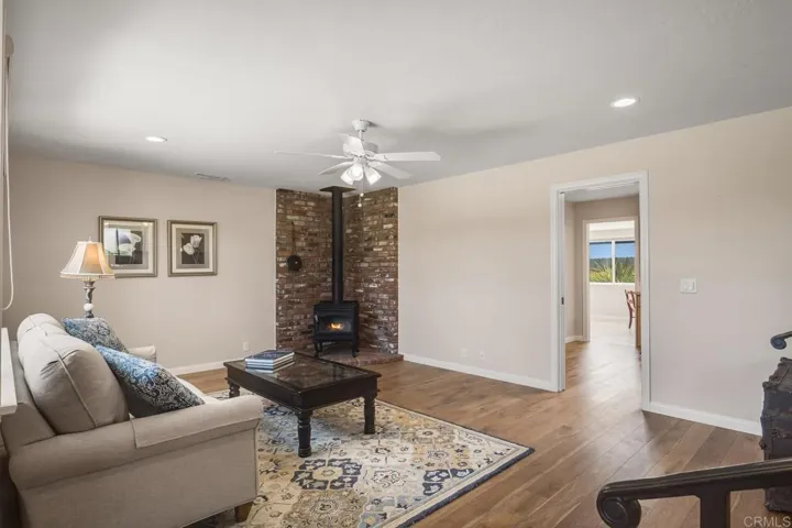2211 Winterwarm Dr, Fallbrook, California 92028