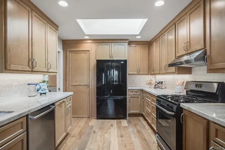 2211 Winterwarm Dr, Fallbrook, California 92028