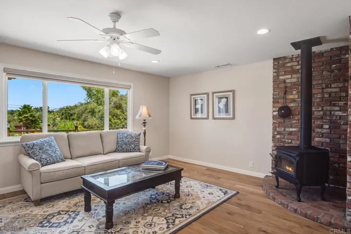 2211 Winterwarm Dr, Fallbrook, California 92028