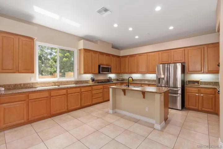 26138 Wyndemere, Escondido, California 92026