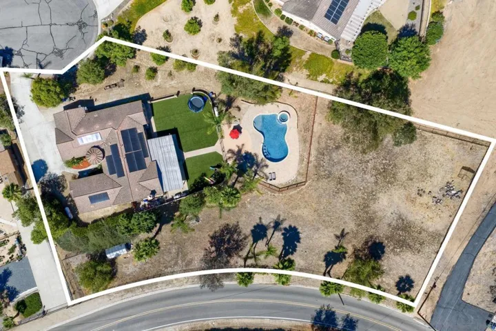 26138 Wyndemere, Escondido, California 92026