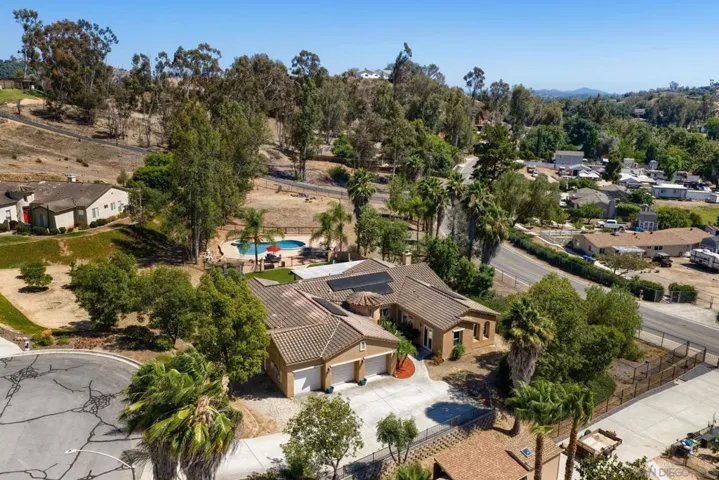 26138 Wyndemere, Escondido, California 92026