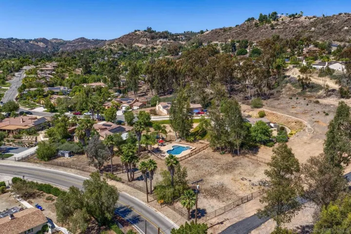 26138 Wyndemere, Escondido, California 92026
