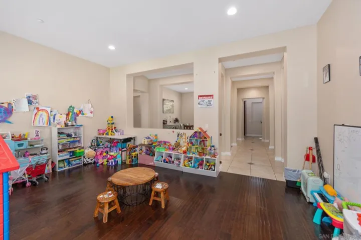 26138 Wyndemere, Escondido, California 92026