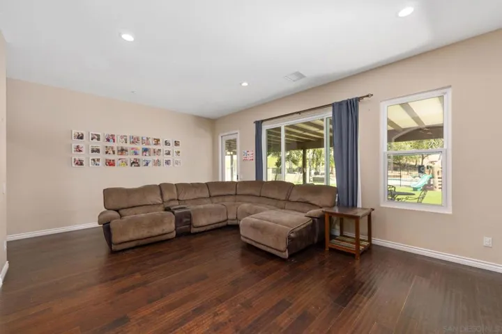 26138 Wyndemere, Escondido, California 92026
