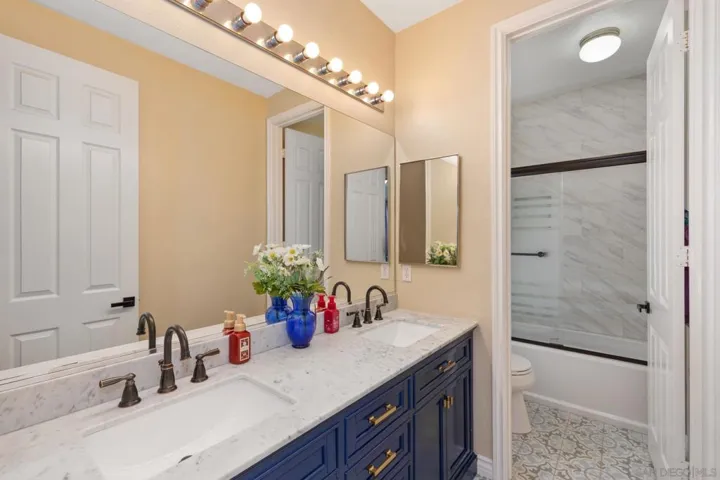 26138 Wyndemere, Escondido, California 92026