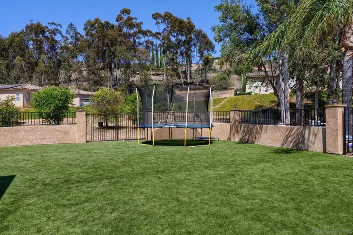 26138 Wyndemere, Escondido, California 92026