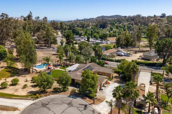 26138 Wyndemere, Escondido, California 92026