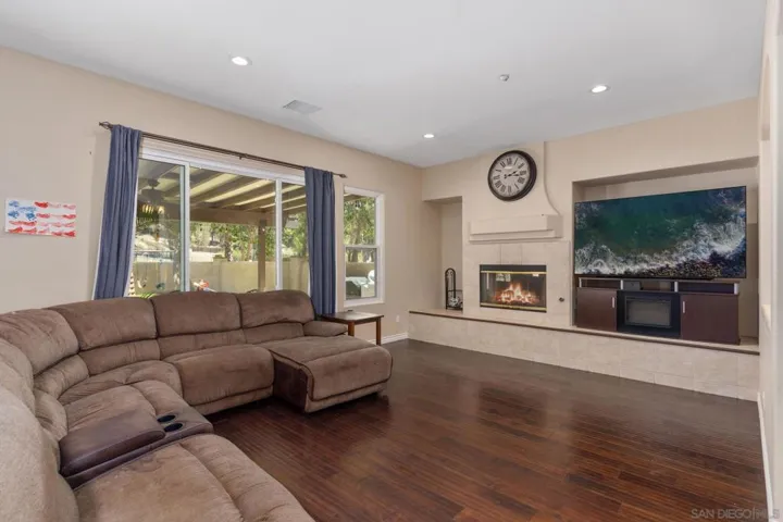 26138 Wyndemere, Escondido, California 92026