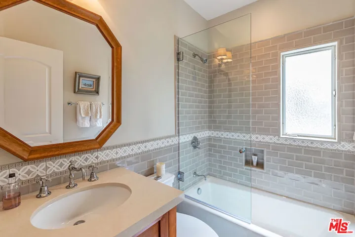 1185 Corsica Drive, Pacific Palisades, California 90272