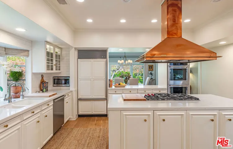 1185 Corsica Drive, Pacific Palisades, California 90272