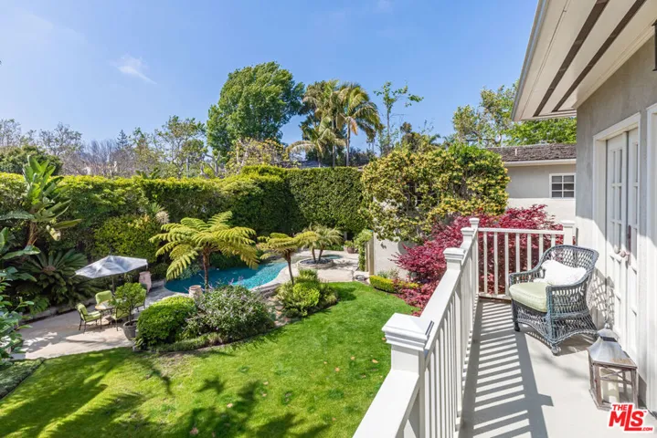 1185 Corsica Drive, Pacific Palisades, California 90272